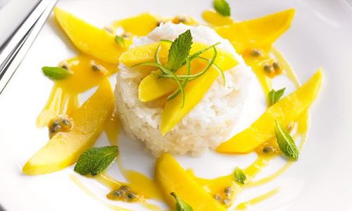 Passion fruit with mango rice with sticky coconut