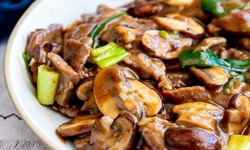 Beef and Mushroom Stir-Fry Rice Plate