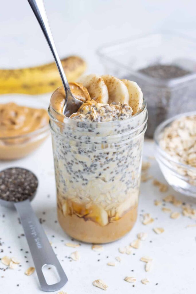 Easy Peanut Butter Protein Overnight Oats